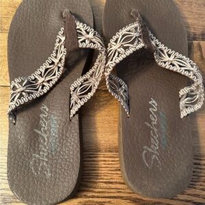 Skechers Tan and Cream Sandals for Women